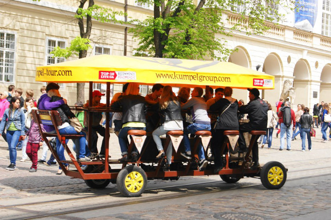 Po Lwowie można poruszać się w taki sposób. To powinno skusić nawet branżę filmową