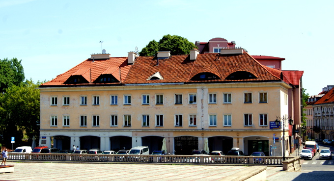 Mateusz Birkut stawiał 30 tys. cegieł w 8 godz. Jeśli budowniczy Mariensztatu bili takie rekordy, aż dziw że mury jeszcze stoją
