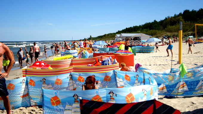 W przyszłym roku plażowicz planują podobno instalować w plażowych domkach telewizory